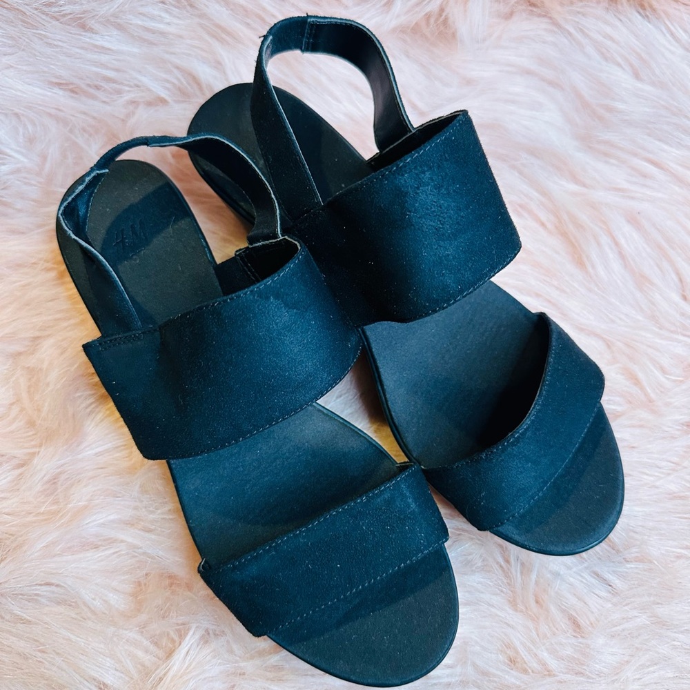 HM SANDALS